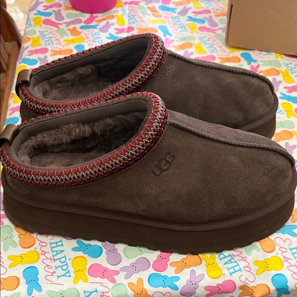 Women’s Chocolate Brown Platform Ugg’s Size 9 barely worn in Box - Picture 8 of 15